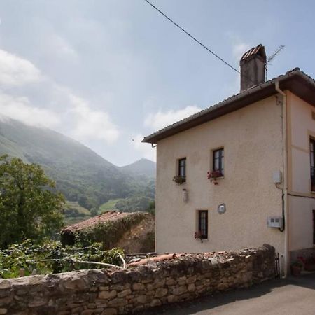 Casa Del Cuetu. Traditional Village House In Asturias Mere Exterior photo