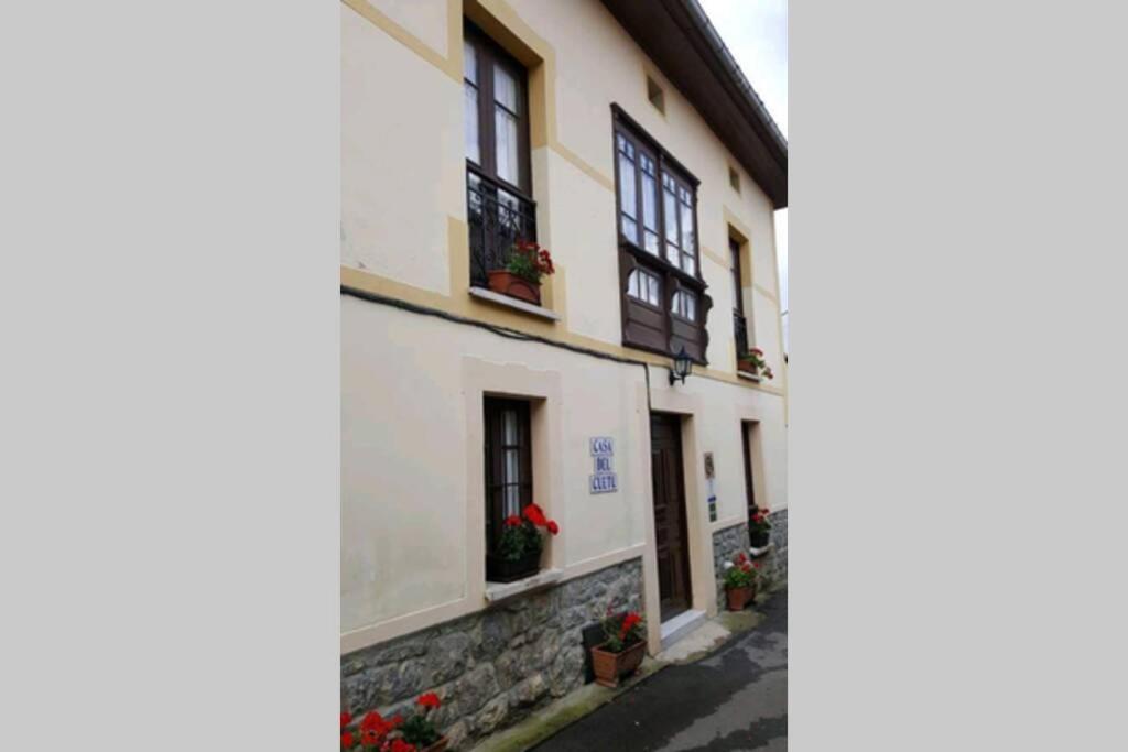 Casa Del Cuetu. Traditional Village House In Asturias Mere Exterior photo