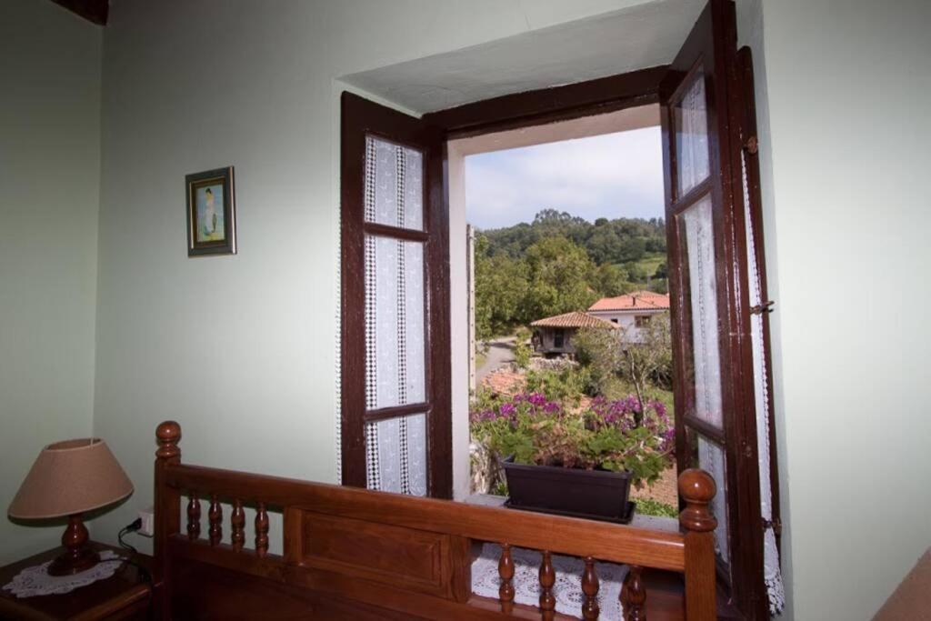 Casa Del Cuetu. Traditional Village House In Asturias Mere Exterior photo